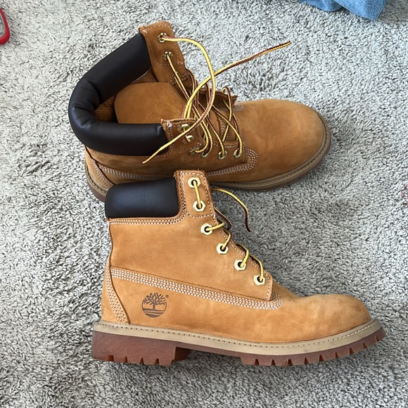 Timberland Boots - Picture 2 of 4